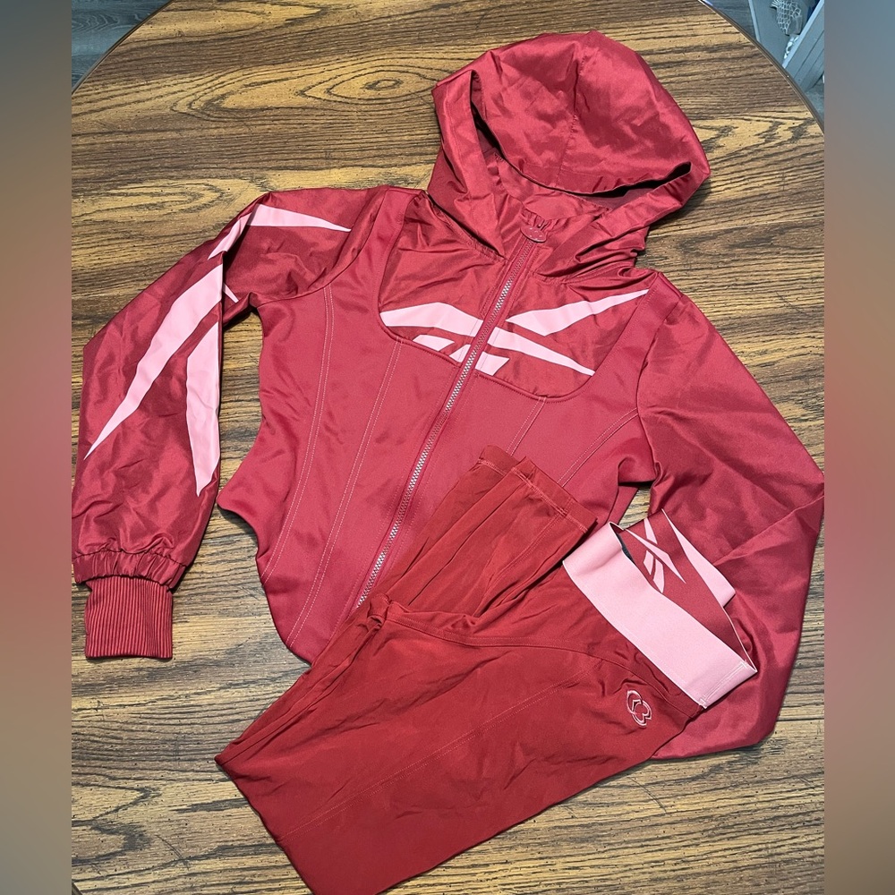 Reebok x Cardi B Burgundy Corset Hoodie Jacket Large Legging Medium Preowned Set
